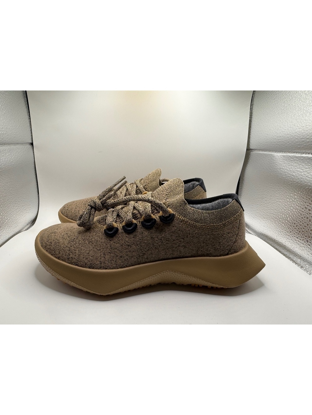 Allbirds Women’s 5.5 Wool Dasher 2 Mizzle in Hazy Beige/Rugged Khaki